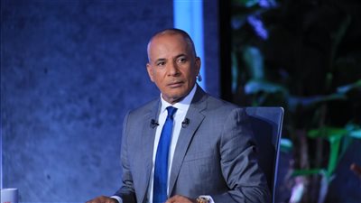 أبو العينين يمنح أحمد موسى إجازة إجبارية 