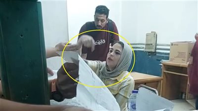 إيقاف موظفة تأمينات الهرم عن العمل وإحالتها للشؤون القانونية 