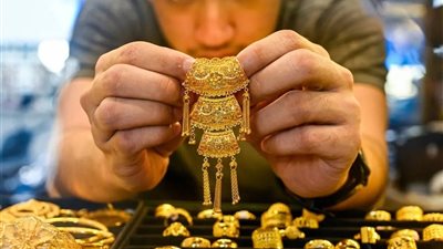سعر الذهب اليوم في مصر يرتفع مساءً بعد تراجعه.. وعيار 18 يسجل 5417 جنيهًا