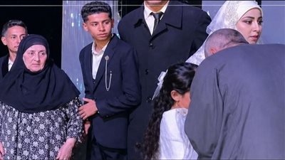فيديو العروس والجدة في حفل الزفاف وحقيقة ما ظهر بالمشهد 