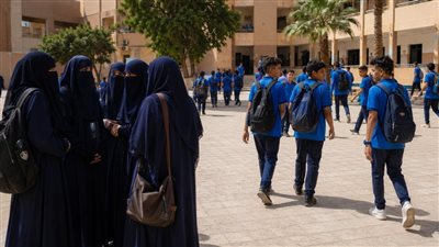 تعليم قنا تنفي صدور تعليمات تلزم طالبات بارتداء النقاب 