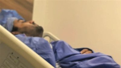 أحمد فلوكس يطمئن جمهوره بعد جراحة الكتف ويغادر المستشفى لفترة تعافٍ