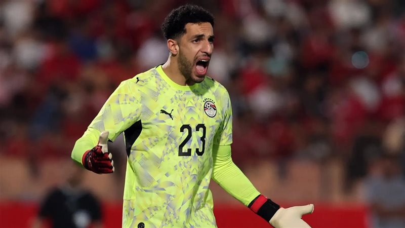 الأهلي يجدد عقد مصطفى