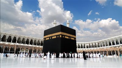 مصر والأزهر يدينان محاولة استهداف مكة 