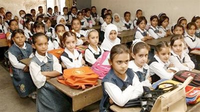 أول يوم انتظام كامل بالمدارس يتزامن مع ذروة الحرارة 