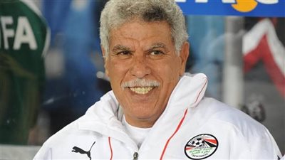 حسن شحاتة يبلغ ضد زوجته الثانية 