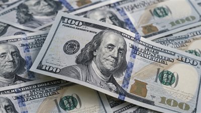 سعر الدولار اليوم يتراجع في 9 بنوك والسوق الموازية بنهاية التعاملات.. وأبوظبي الإسلامي يخالف الاتجاه