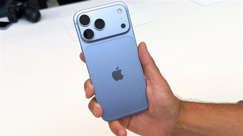بدأ حجز iPhone 18
