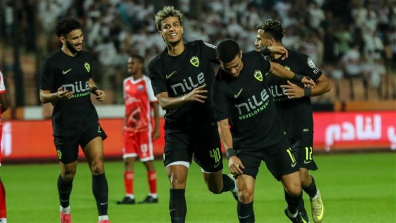 الزمالك يصل استاد