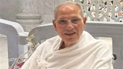 نجل أحمد الزند يدافع عن والده بعد الجنازة 