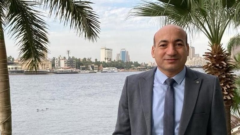 نادر شكري ينتقد منع
