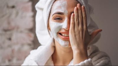 6 ماسكات للبشرة الحساسة طبيعية في الخريف.. فوائد محتملة ومحاذير يجب معرفتها