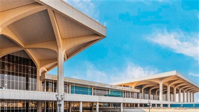 سقوط مقذوف قرب مطار الدمام بعد هجمات الرياض 