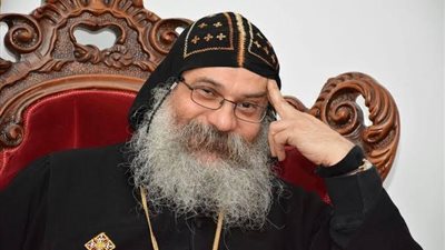 عاجل بالصوره الموت يفجع نيافة الأنبا اباكير في اقرب الناس اليه