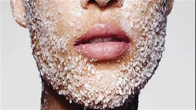 في دقائق ومن منزلك اعملي مقشر طبيعي للجسم وازالة الجلد الميت