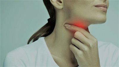 إذا كنت تعاني من ألم الحلق وصعوبة البلع إليك هذه النصائح