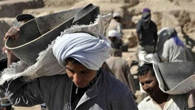 صرف منحة 1000 جنيه للمسجلين الجدد للعمالة غير المنتظمة القوي العاملة تحسم الجدل