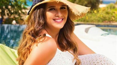 ياسمين عبدالعزيز باطلاله صيفيه رائعه في احدث ظهور لها