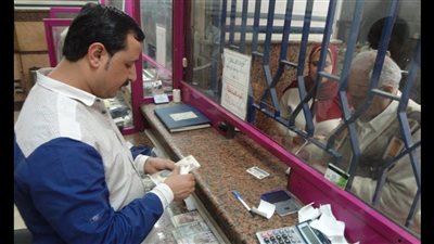 القرار صدر خلاص من الرئيس السيسي وتم نشره بالجريدة الرسمية للبلاد مبروك 15 بالمائة زيادة للمعاشات