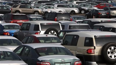 مبروك الكل هيركب عربيات وزير المالية يعلن مفاجأة عن اسعار سيارات المصريين في الخارج