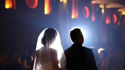 عريس يعرض فيديو غير أخلاقى لعروسته على شاشات العرض أمام المعازيم