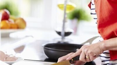 خمسة اطعمة اذا قمت باعادة تسخينها تتحول من مواد مفيده الي مواد سامه وضارة