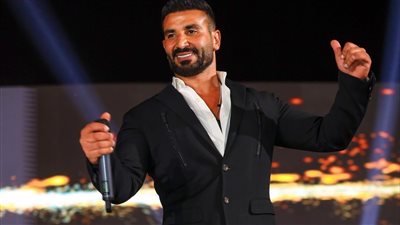 هكذا رد أحمد سعد على أنباء انفصاله عن زوجته