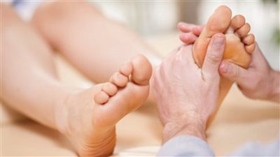 بخطوات بسيطة سوف تتخلص من الم اسفل القدم