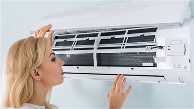 مش مجرد برد هذا ما يحدث للجسم بسبب هواء المروحة والتكييف