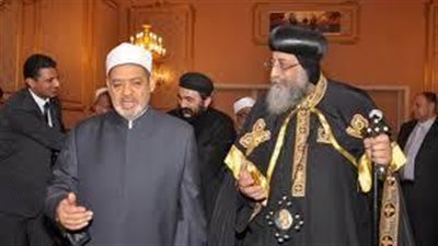 بالصور غضب قبطي كبير من نائبه قبطيه بسبب مقارنة ما فعلته مع البابا تواضروس ومقارنة هذا بما فعلته مع شيخ الأزهر