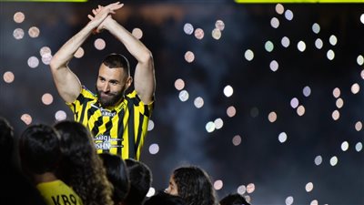 يمشي كدة كدة و سيلفي مع الجمهور أبرز اللقطات من حفل تقديم كريم بنزيما