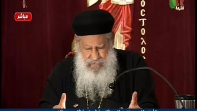 بالفيديو | صلاه رائعه من ابونا مكاري يونان تدعو للتوبه والرجوع الي حضن الله