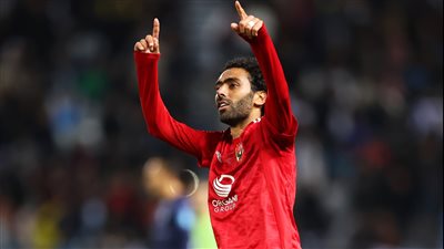 بعد تعديه على الحكم كاف يقرر معاقبة حسين الشحات بعد التتويج بدوري أبطال أفريقيا