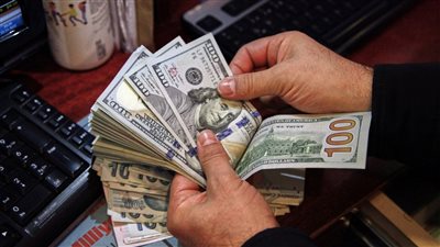 الجنيه المصري يثبت نفسه أمام الورقة الخضراء مفاجآت جديدة في سعر الدولار بعد تصريحات رئيس الجمهورية