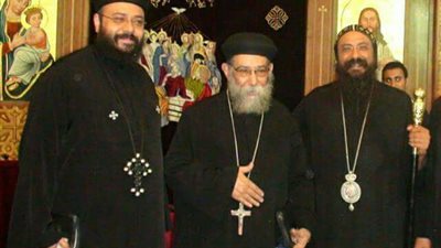 بالفيديو.. قصة حياة القمص صرابامون عبدة ميلادة بروية سماوية واستدراجة للسجن ومنعه من دخول كنيستة وحرقها الى نياحتة