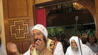 بالفيديو.. كيف واجة ابونا صرابامون حرق كنيستة التى بناها وكان يقضى فيها معظم اوقات حياته؟