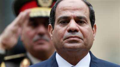 100 جنيه الرئيس السيسي يصدق علي قانون جديد لدفع رسوم جديدة عند مغادرة البلاد