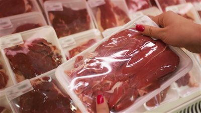 أفضل طريقة لتجميد اللحمة في الأكياس الخاصة بالفريزر