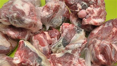 اللحمه لونها اتغير السر وراء تغيير لون اللحمه الي اللون الاخضر واذا ظهرت هذه العلامة فهي فاسدة