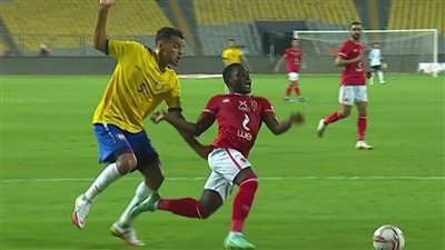 الاهلي يكتسح شباك الاسماعيلي وينفرد بقمة الدوري المصري