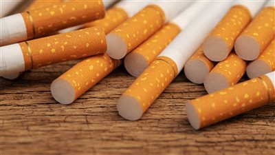 ضربة قوية للسوق السوداء انخفاض أسعار السجائر في هذا الموعد