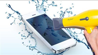 خطوة واحدة تنقذ هاتفك المحمول حال سقوطه فى الماء