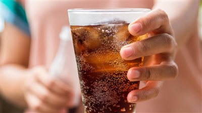 تحرك برلماني عاجل لحظر المشروبات الغازية من الأسواق