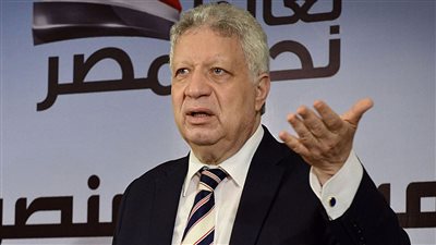 بعد الحكم بعزله حقيقة حضور مرتضى منصور مباراة الأهلي والزمالك في القمة