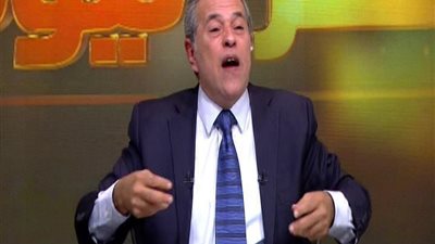 بالفيديو | عكاشة الانجليز قعدوا في مصر ثمانين تسعين سنه اتكلموا عربي واحنا متكلمناش انجليزي