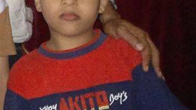 شير من فضلكم ..صلوا من أجل عودة هذا الطفل لوالده ..والوالد يستنجد