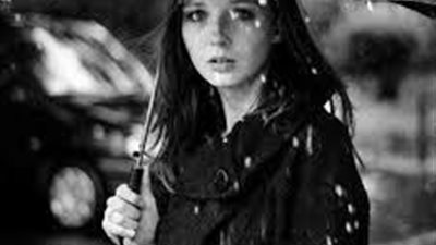 شاركنا رأيك .. صديقة تصرخ ..بعد خطوبتها شاب يحاول ابتزازها بأن تصعد معه إلى شقته ..ماذا تفعل؟