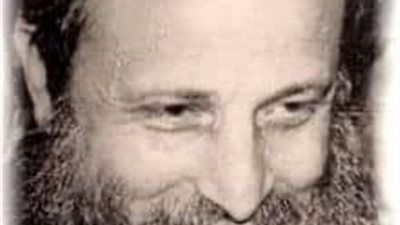 القمص بيشوى يعطي عشرة جنيه لشاب سرق 20 جنيها ً من الكنيسة ..تعرف على باقي القصة التي ستؤثر فيك