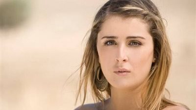 بالصور عائشه بن احمد تشع جمالا في احدث جلسة تصوير