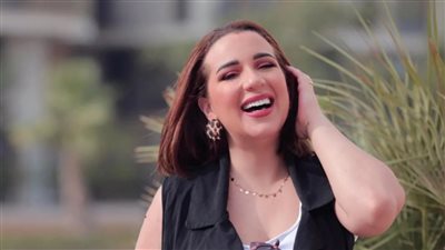 أسما شريف منير تحلق شعرها زيرو وتكشف السبب قبل مهرجان القاهرة